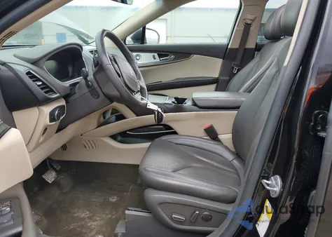 2019 Lincoln Nautilus Reserve z USA, uszkodzony, nr VIN 2LMPJ8LP7KBL35034